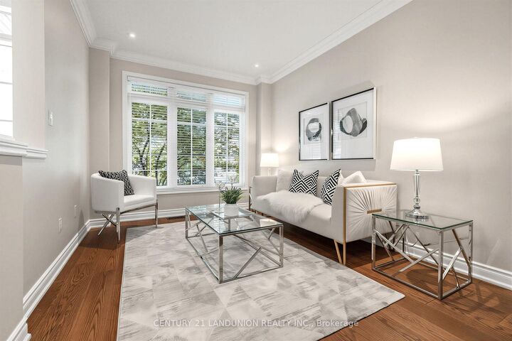 Photo de la propriété:  21 Hendel Drive  ON L4J 9H7 