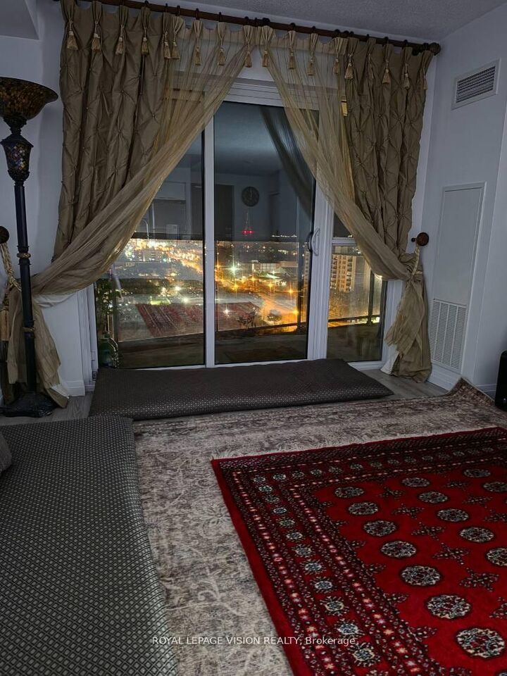 Property Photo: 2150 Lawrence Avenue 1812 ON M1R 3A7