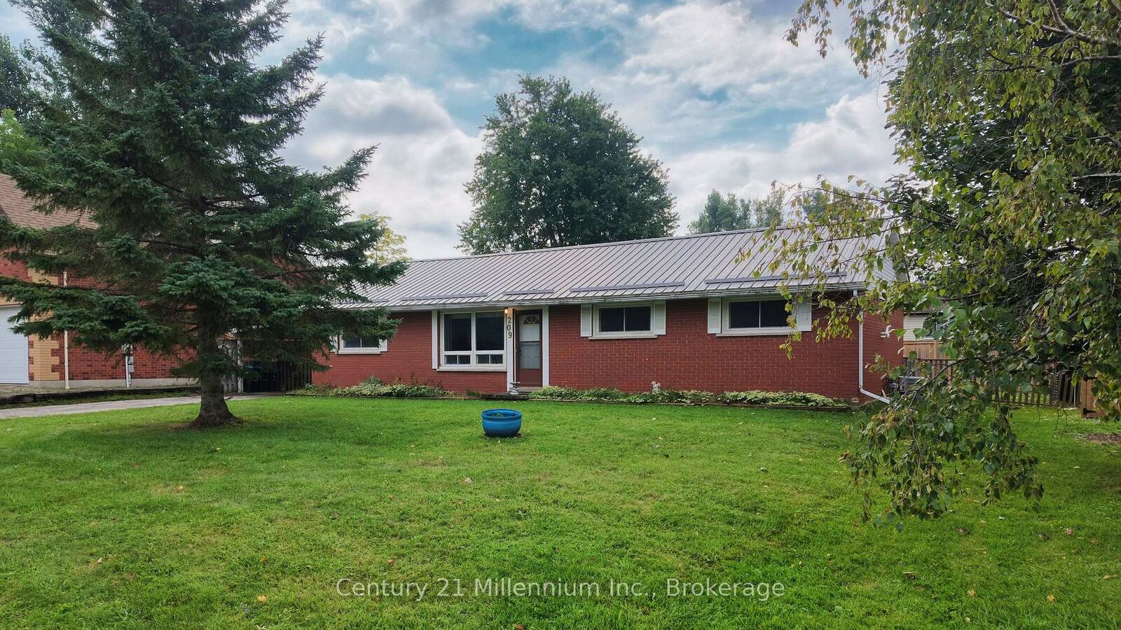 Property Photo: 209 John Street ON L0M 1S0