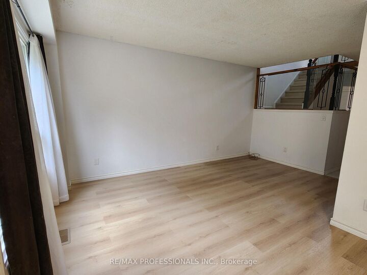 Property Photo:  3079 Fifth Line W 31 Upper  ON L5L 3T1 