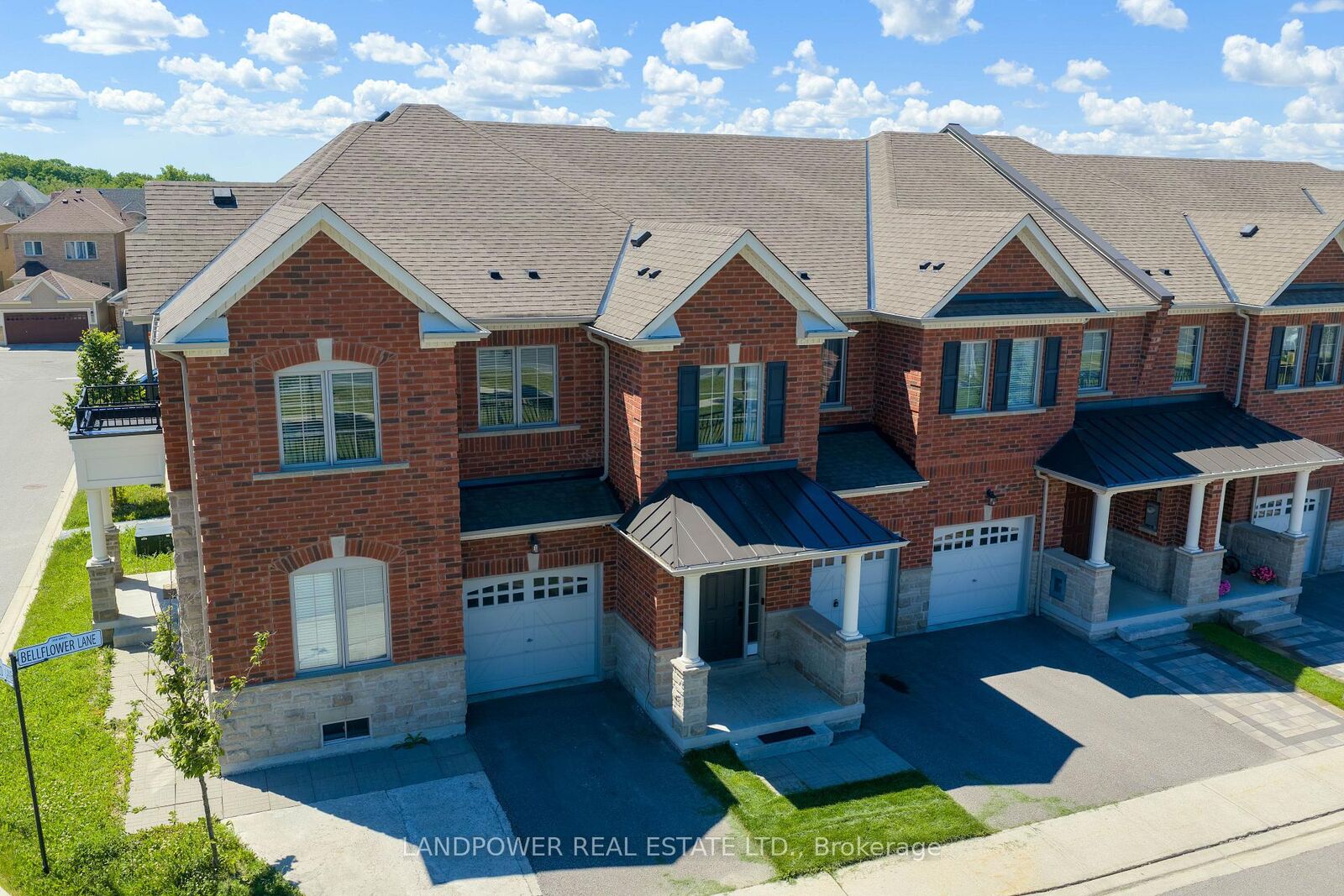 Property Photo:  11 Bellflower Lane S  ON L4E 1E7 