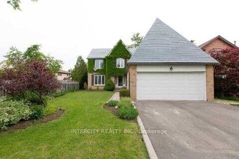 Property Photo:  17 Torrance Wood  ON L6Y 2N2 