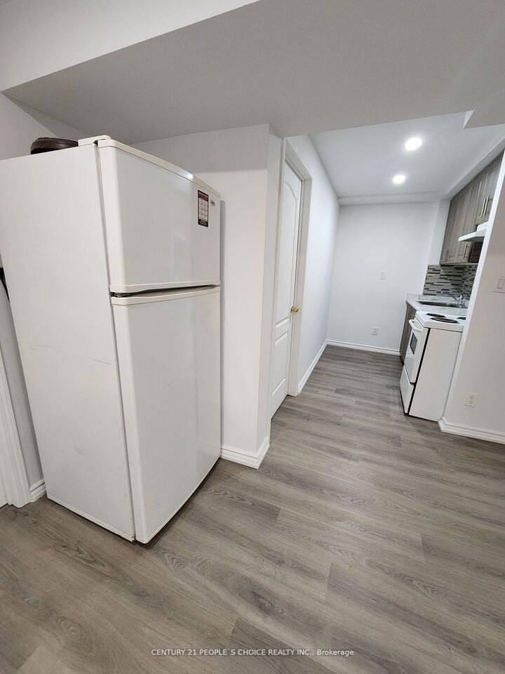 Property Photo:  4842 Rosebush Road Bsmt  ON L5M 5M1 