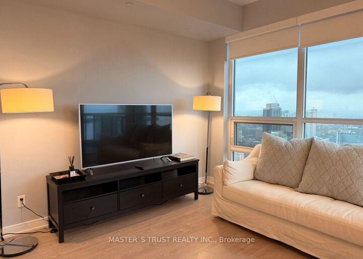 Property Photo:  88 Scott Street 4106  ON M5E 0A9 