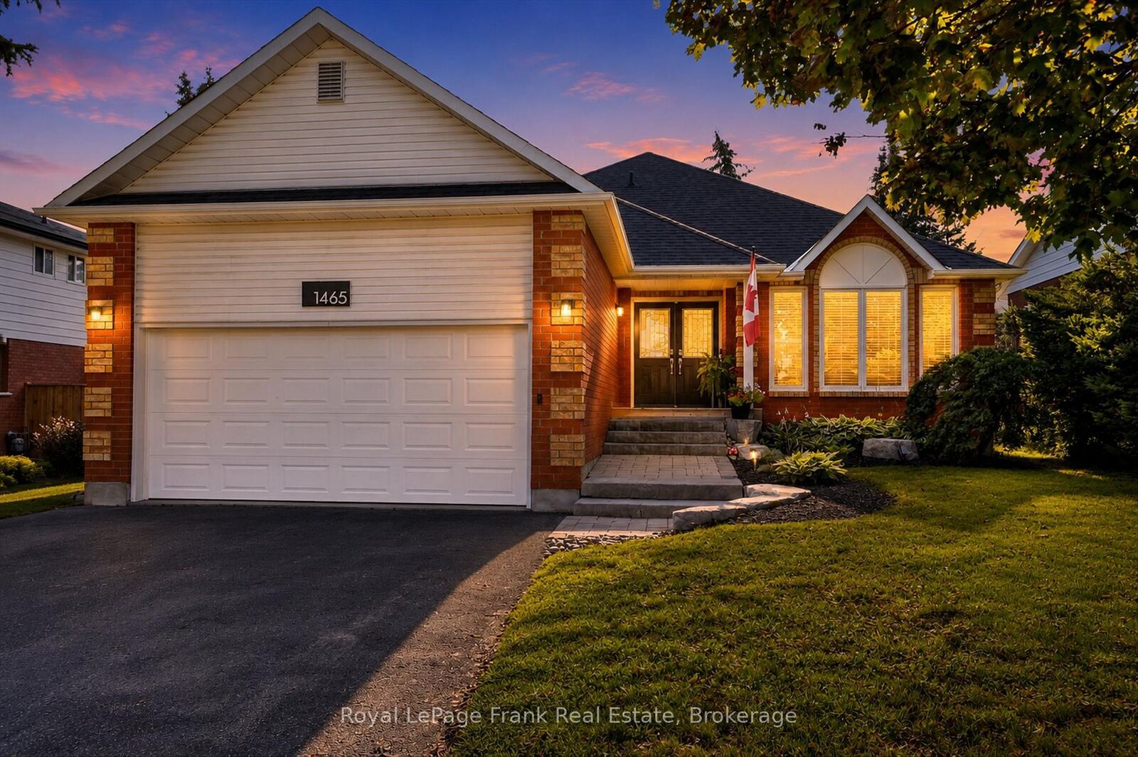 Property Photo:  1465 Wildlark Drive  ON K9K 1X5 