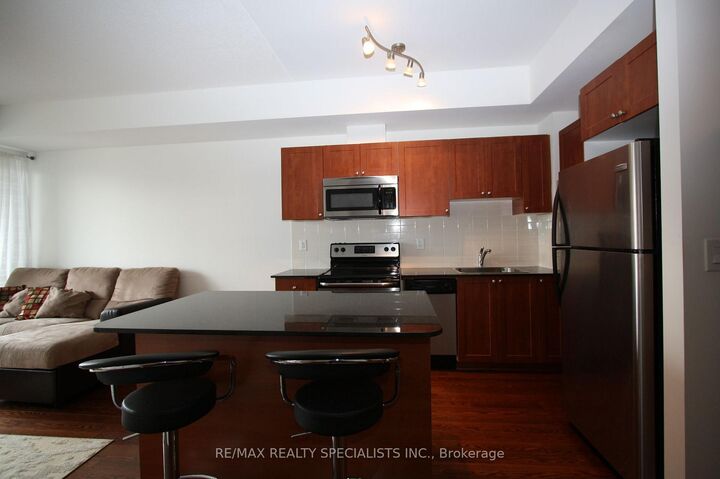 Property Photo: 385 Prince Of Wales Drive 1606 ON L5B 0C6