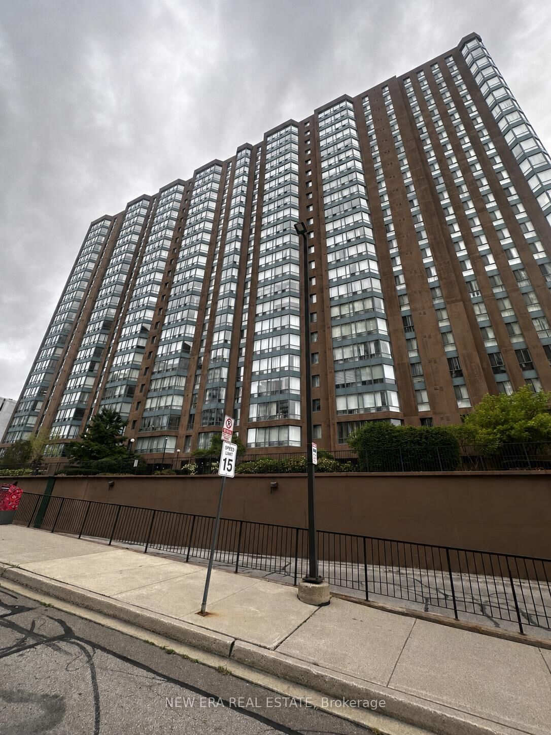 Property Photo: 115 Hillcrest Avenue 1912 ON L5B 3Y9