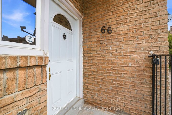 Property Photo:  91 Muir Drive 66  ON M1M 3T7 