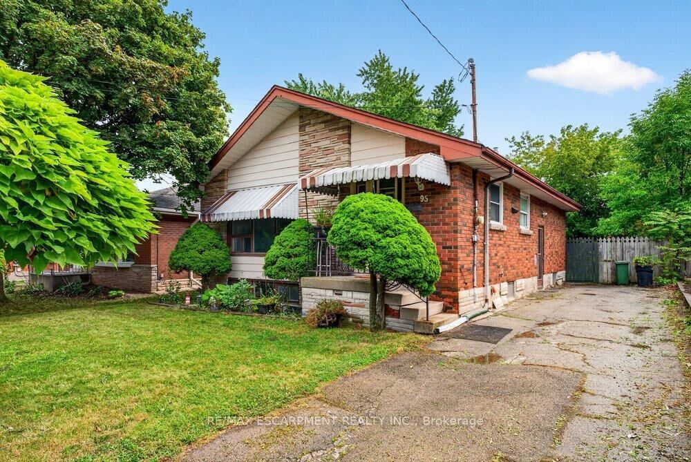 Property Photo:  95 West 4th Street  ON L9C 3M8 