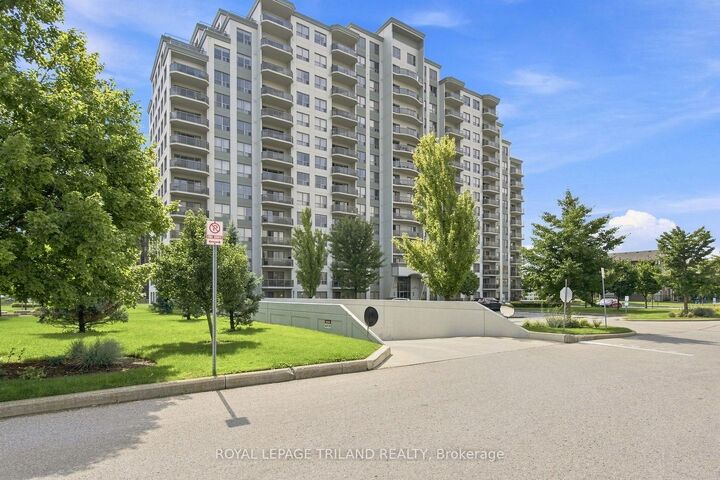 Property Photo:  1030 Coronation Drive 1408  ON N6G 0G5 