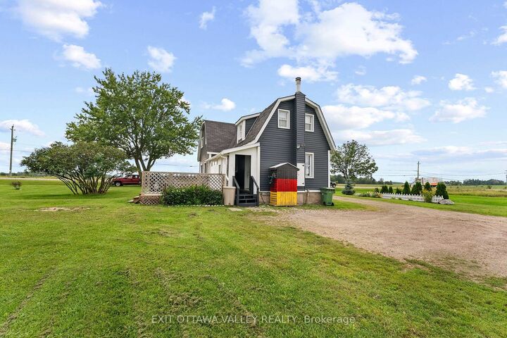 Property Photo:  38922 41 Highway  ON K8A 6W4 