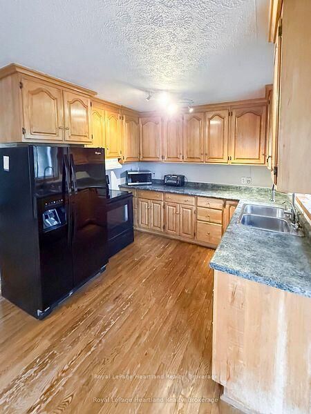 Property Photo:  16 Whitechurch Street  ON N0G 2W0 