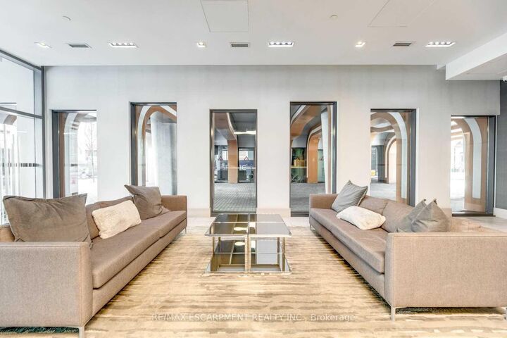 Property Photo: 525 Adelaide Street W Lph32 ON M5V 1T6