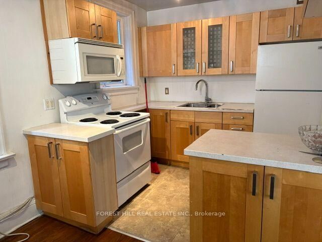 Property Photo:  398 Spadina Road 2  ON M5P 2W2 