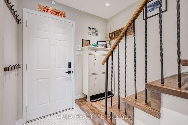 Property Photo:  8 Maresfield Drive  ON M1V 2X1 