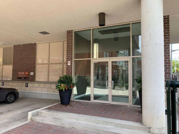 Property Photo:  5101 Dundas Street W 308  ON M9A 5G8 