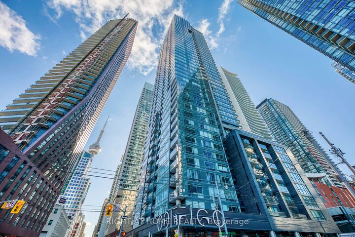 Property Photo:  295 Adelaide Street W 1306  ON M5V 0L4 