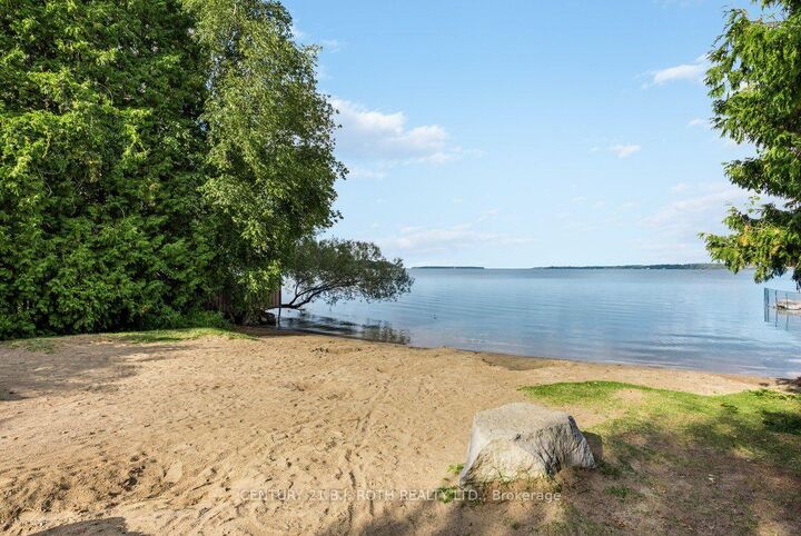 Property Photo:  922 Elizabeth Avenue  ON L0L 1W0 