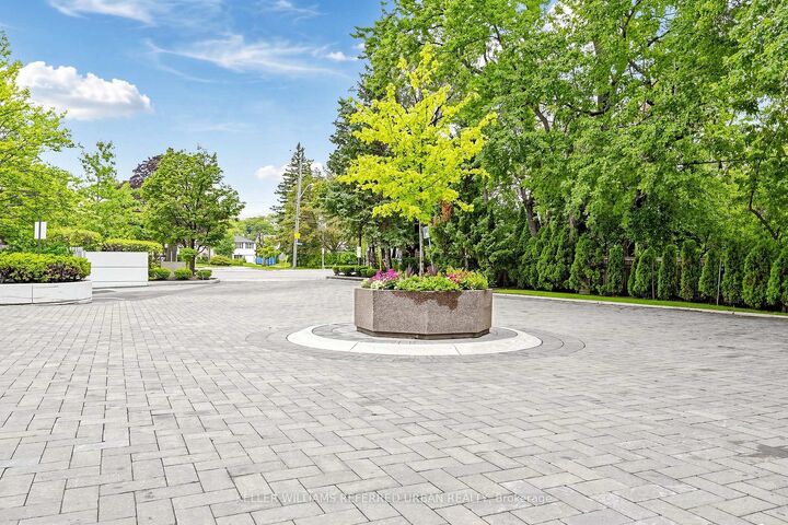 Property Photo:  1 Watergarden Way 5  ON M2K 2Z7 