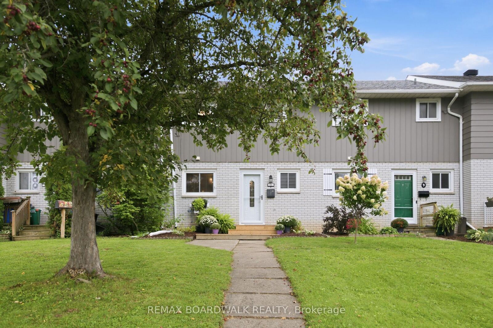 Photo de la propriété:  11 Maple Avenue  ON K6V 1Y3 