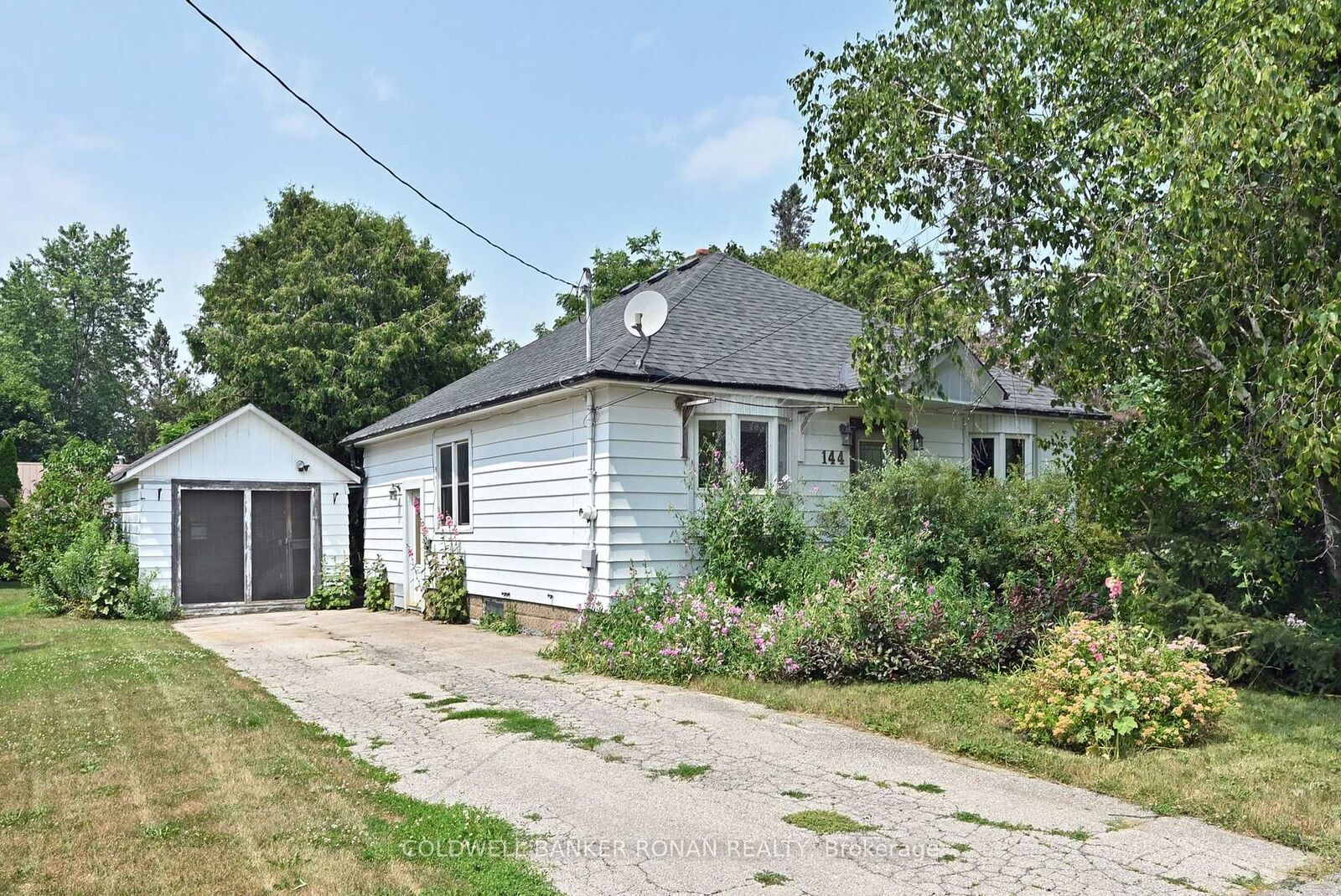 Property Photo:  144 Church Street  ON L0G 1T0 
