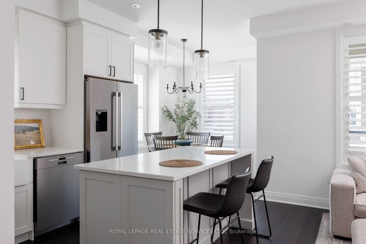 Property Photo:  1317 Leriche Way 86  ON L9E 0H5 