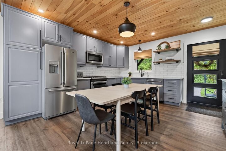 Property Photo:  11 Maitland Avenue  ON N7A 3X8 