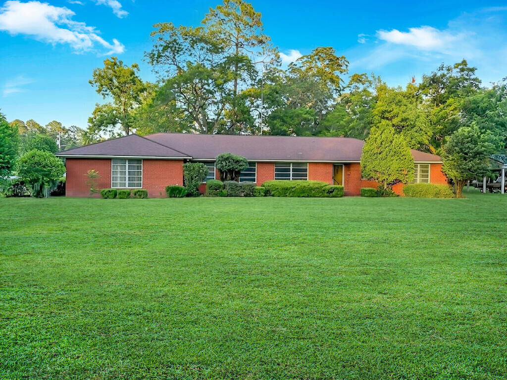 Property Photo:  801 Gordon  GA 31620 