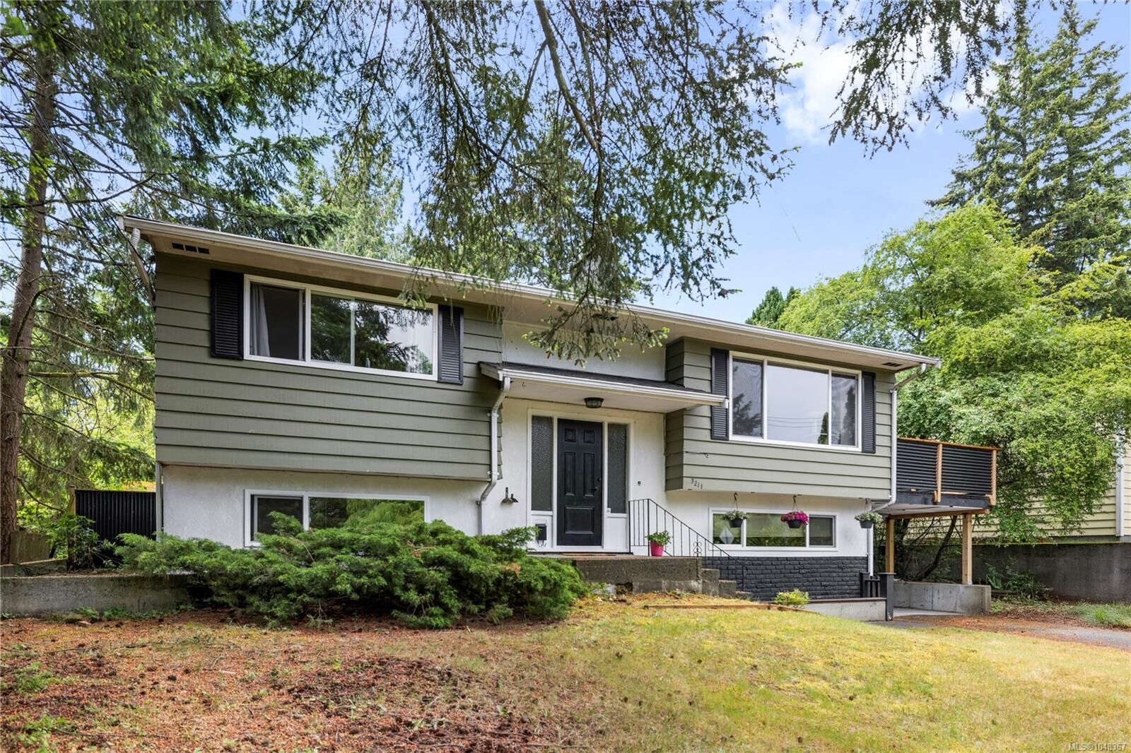 Property Photo:  3211 Uplands Dr  BC V9T 2T2 