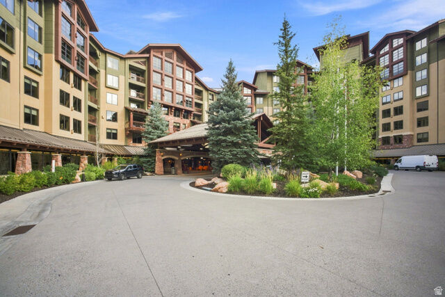 Property Photo:  3855 Grand Dr 324 Q3  UT 84098 