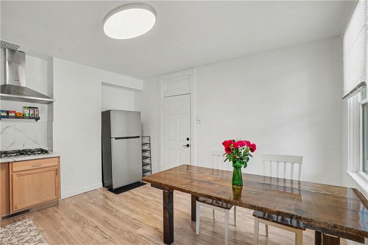 Property Photo:  8 Marne Way  PA 15211 