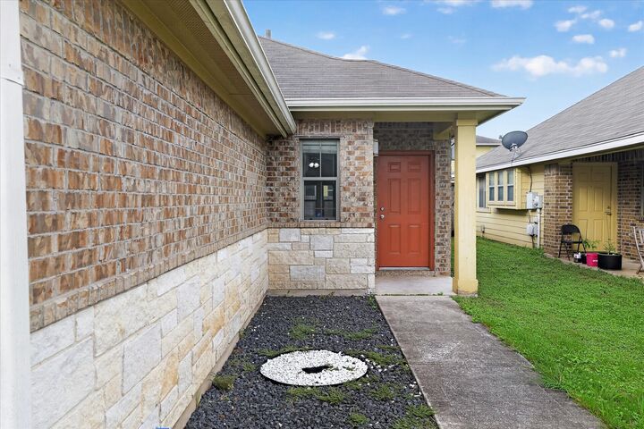 Property Photo: 15111 Parrish Lane TX 78725