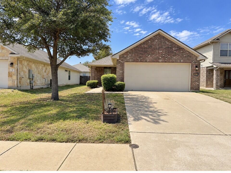 Property Photo:  371 Housefinch Loop  TX 78641 