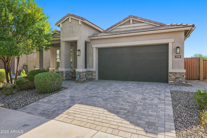 Property Photo:  21509 N 59th Street  AZ 85054 