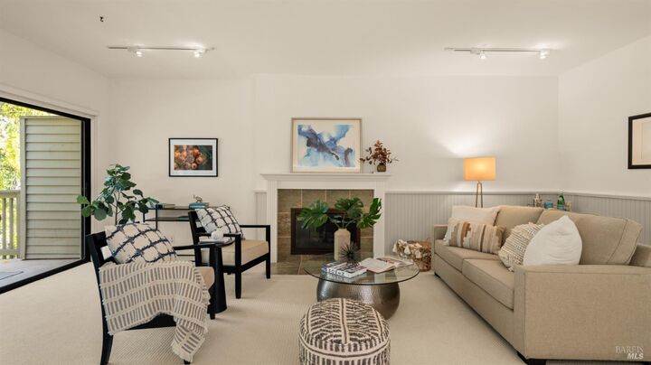 Property Photo:  89 Eucalyptus Knoll Street  CA 94941 