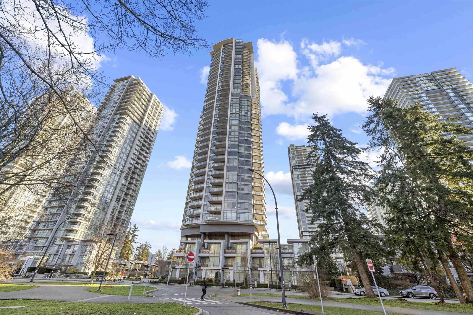 Property Photo: 4900 Lennox Lane 3705 BC V5H 0G9