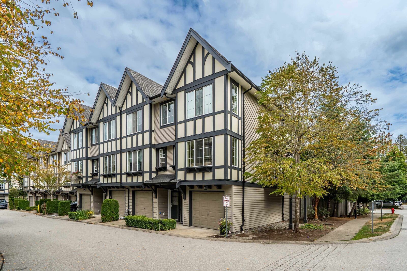 Property Photo:  20875 80 Avenue 33  BC V2Y 2Y1 
