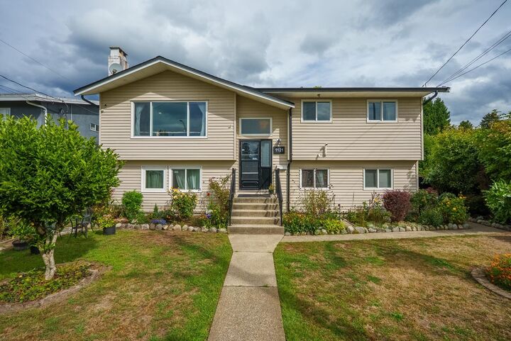 Property Photo:  1121 Prairie Avenue  BC V3B 1S7 