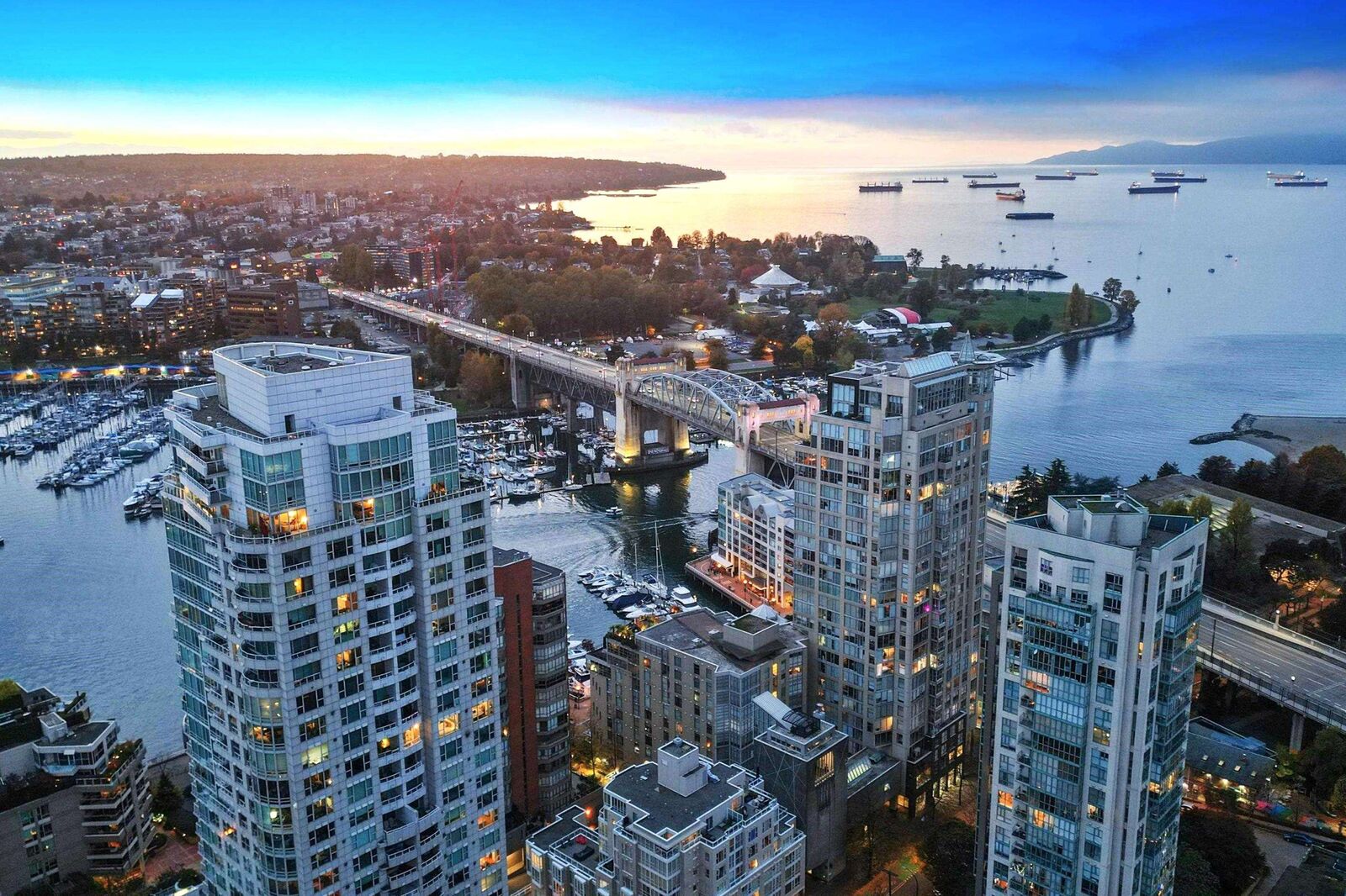 Property Photo:  1500 Hornby Street 2201  BC V3S 1C6 