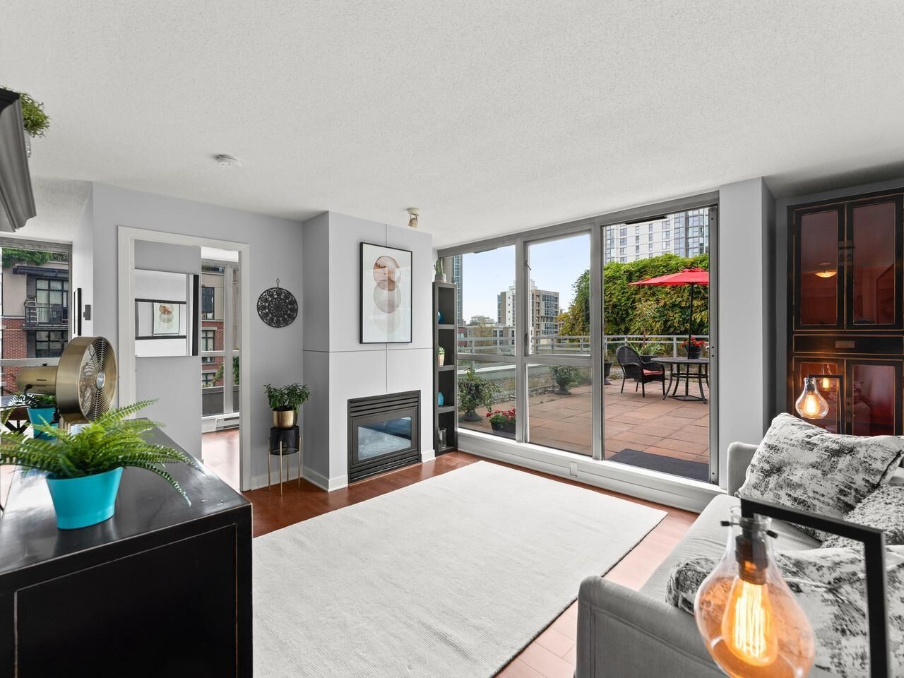 Property Photo:  1238 Richards Street  BC V6B 6M6 