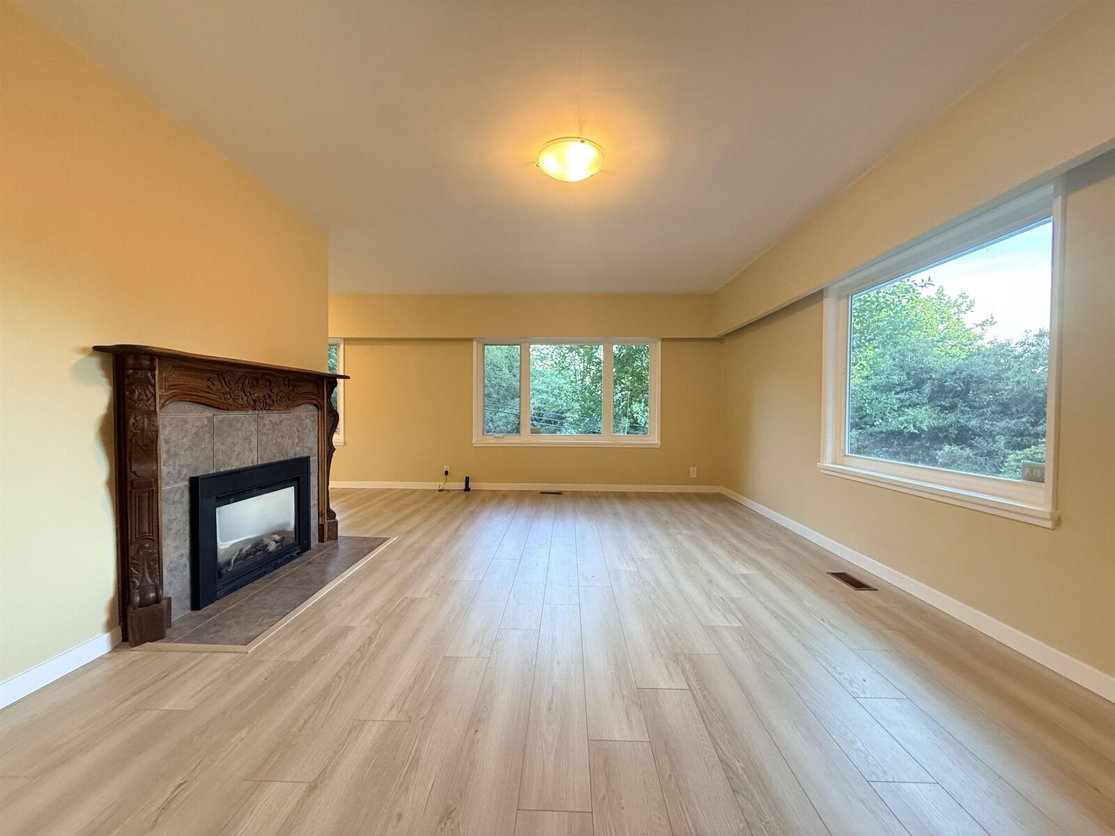 Property Photo:  111 Bonnymuir Drive  BC V7S 1L4 