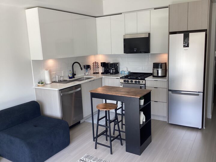 Property Photo:  2277 Hawthorne Avenue 303  BC V3C 1W7 