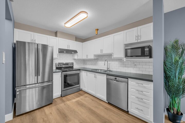 Property Photo: 2558 Parkview Lane 105 BC V3C 6L8