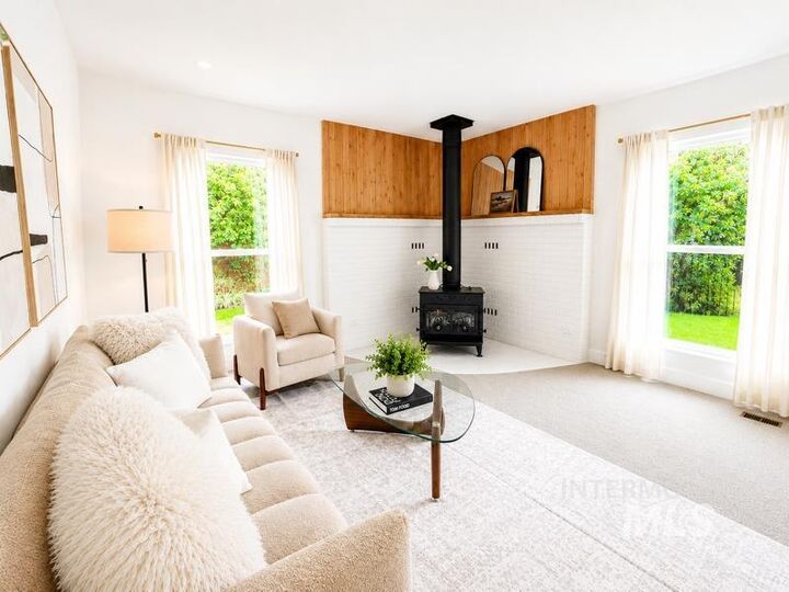 Property Photo:  1706 S Raymond St  ID 83709 