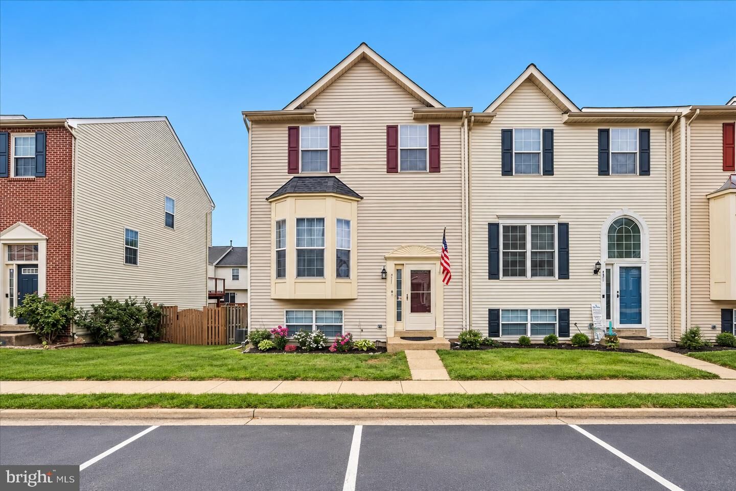 Property Photo:  533 Tuliptree Square NE  VA 20176 