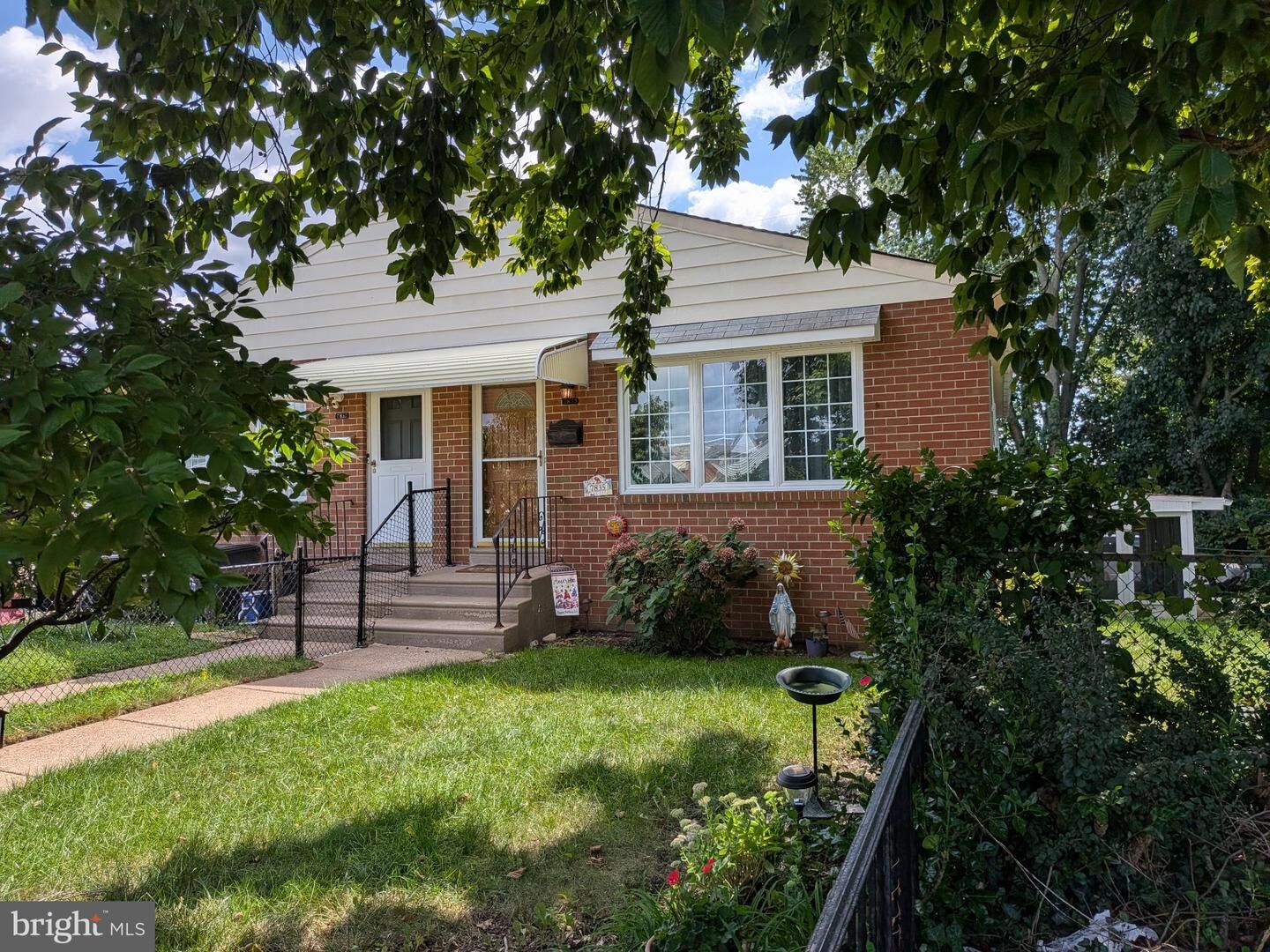 Property Photo: 7835 Lawndale Avenue PA 19111