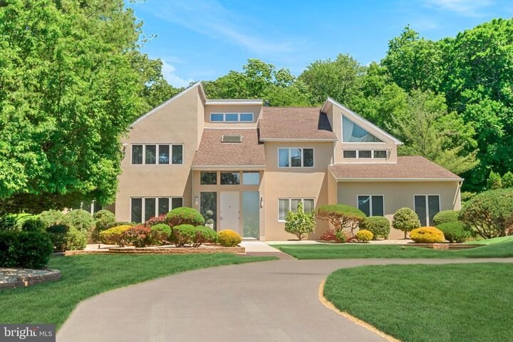 Property Photo:  204 Gleniffer Hill Road  PA 18954 