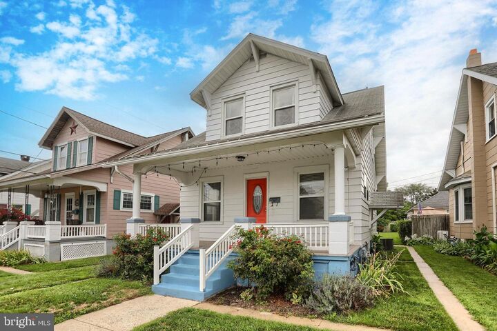 Property Photo:  225 Broad Street  PA 17078 