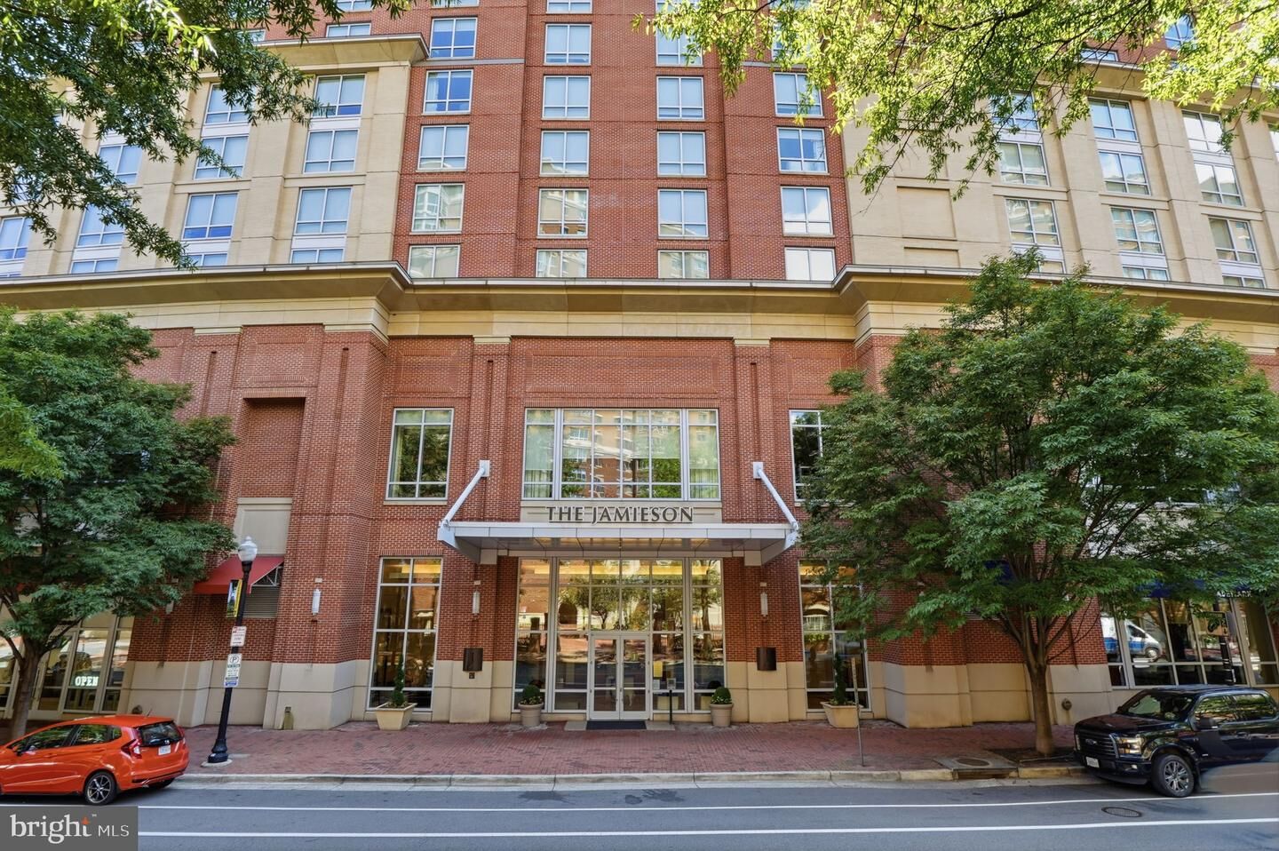 Property Photo:  2050 Jamieson Avenue 1402  VA 22314 