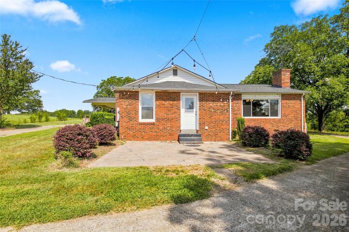 Property Photo:  421 Elam Road  NC 28090 